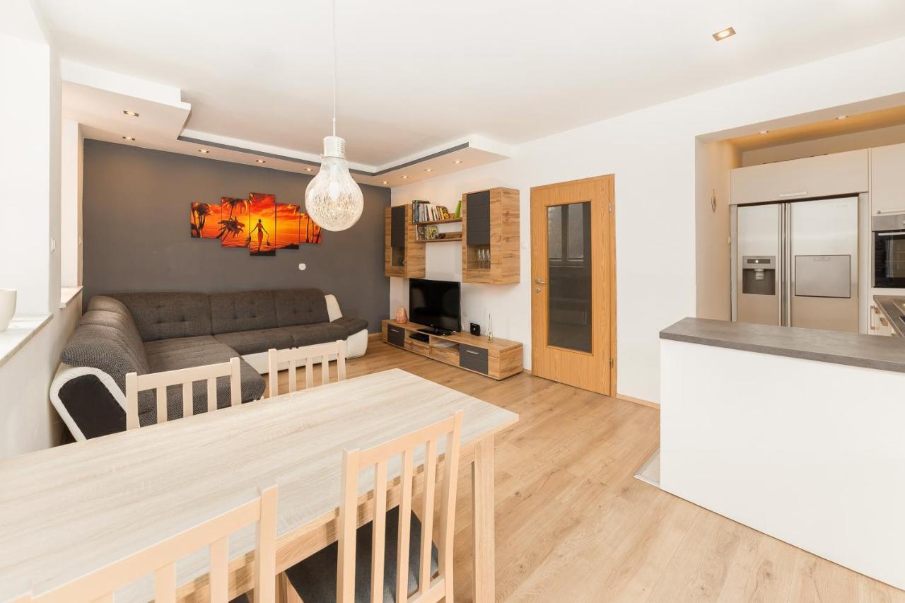 Apartma Jelendol Trzic Luaran gambar