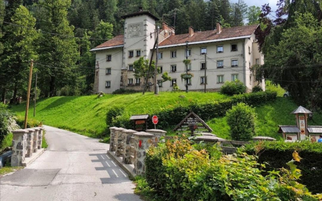 Apartma Jelendol Trzic Luaran gambar
