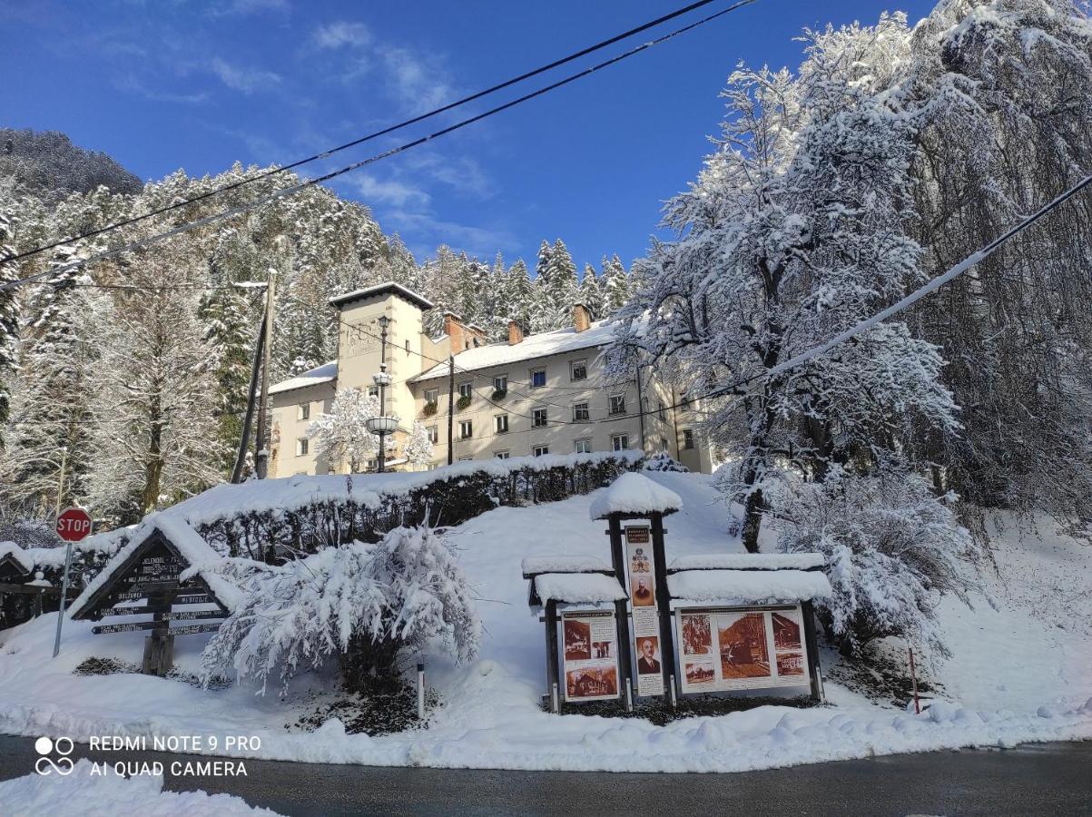 Apartma Jelendol Trzic Luaran gambar