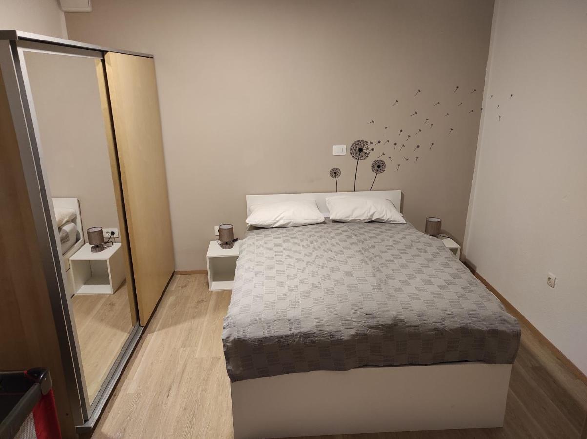 Apartma Jelendol Trzic Luaran gambar